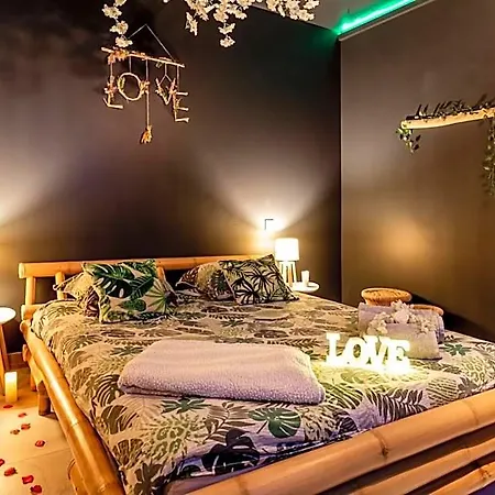 Sweet Uni'vert Jacuzzi Hotel